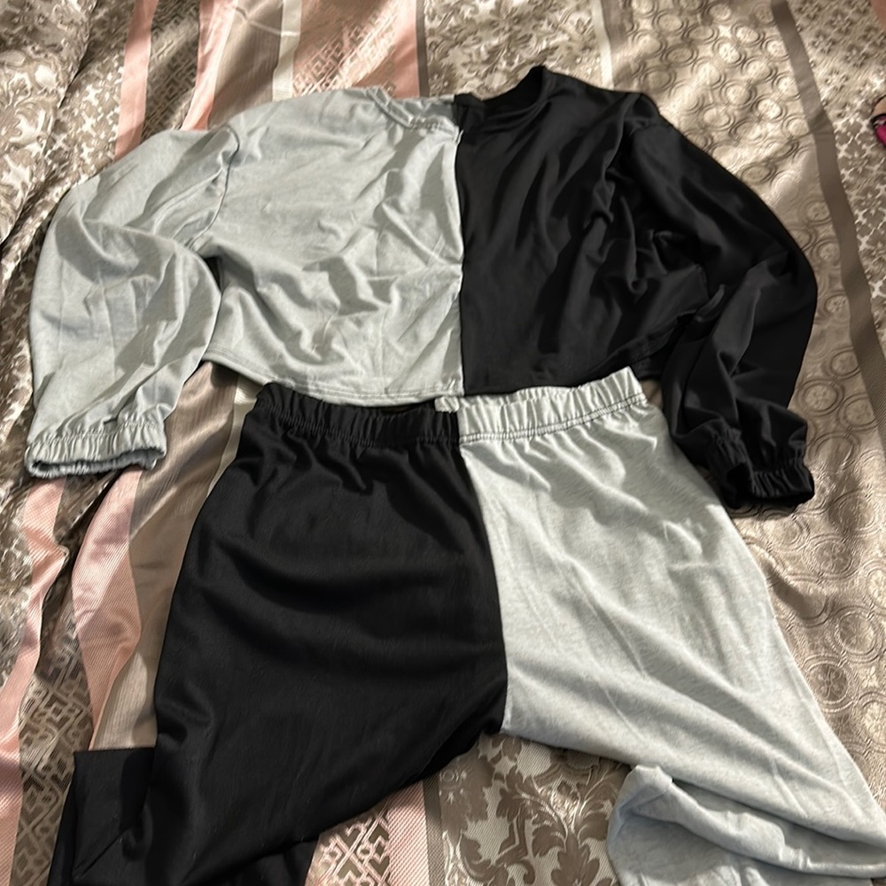 Two-tone, two piece set gray & black size XL